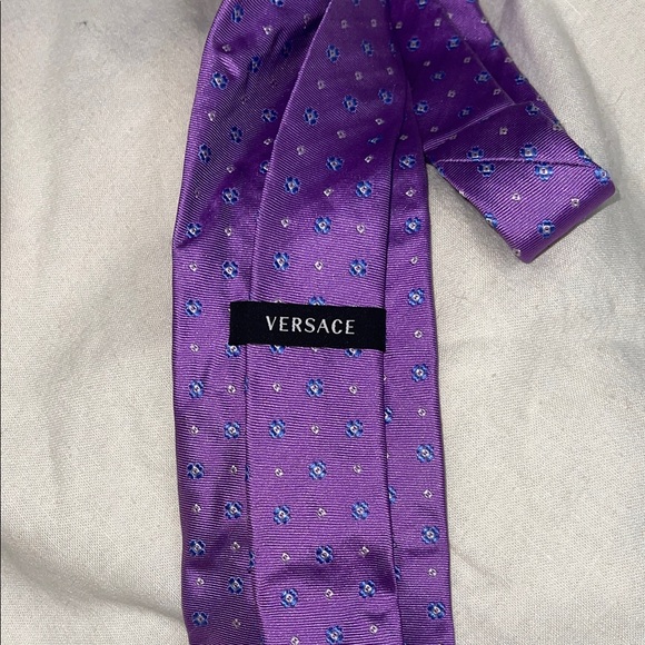 VERSACE  Elegant Purple and Blue Men\'s Tie